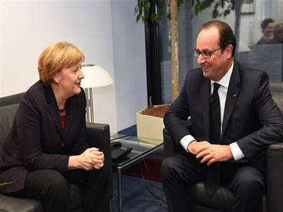 Αναβάλλεται η συνάντηση Ολάντ – Μέρκελ