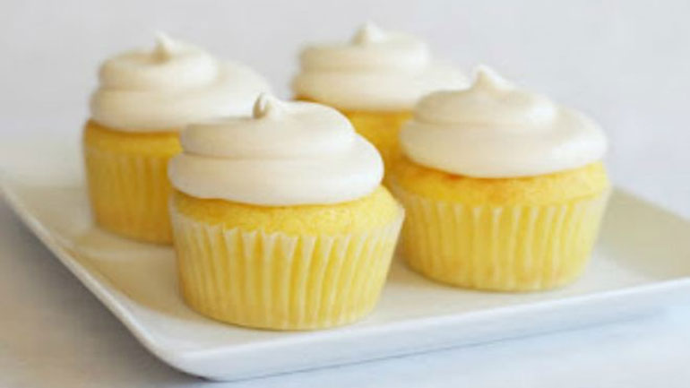 Aνοιξιάτικα cupcakes με γεύση λεμόνι