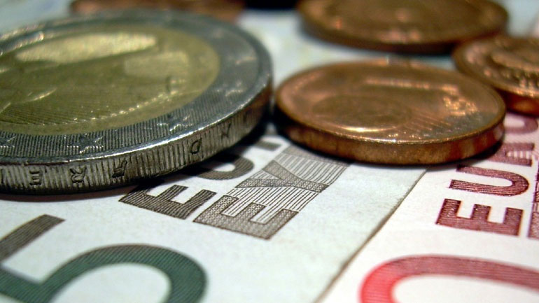 Άνοδο καταγράφει το ευρώ