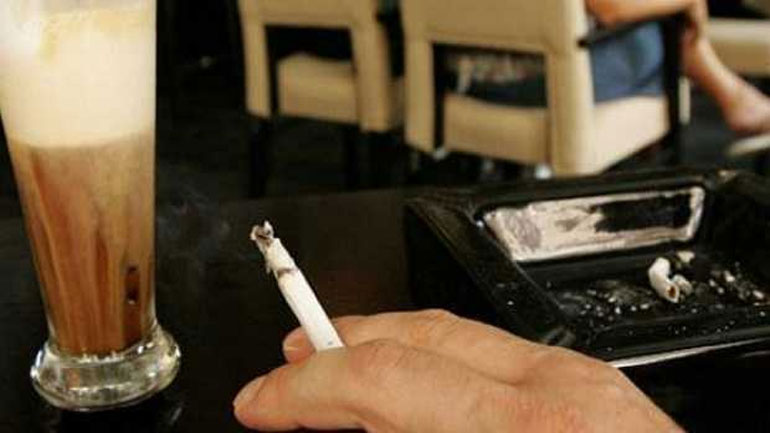 Μελετάται η ολική απαγόρευση του καπνίσματος στο κέντρο της Μελβούρνης