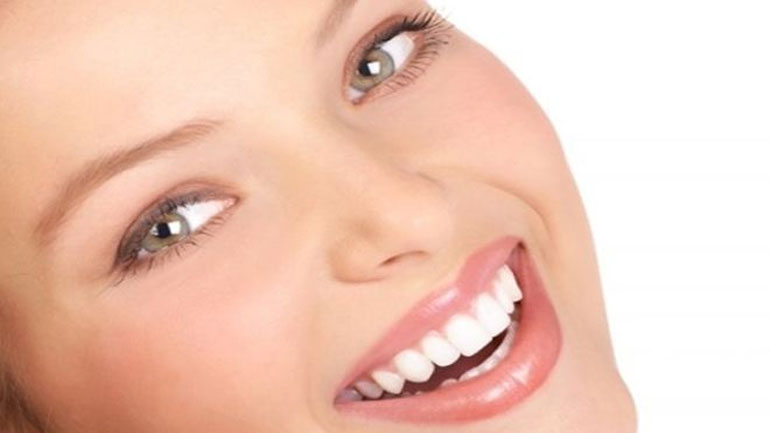 Πείτε «αντίο» σε αυτές τις συνήθειες… για να χαμογελάτε