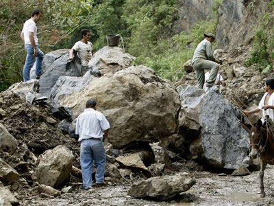Τουλάχιστον 73 νεκροί από την κατολίσθηση στην Ινδία