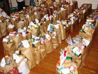 «Δέματα αγάπης» για άπορες οικογένειες