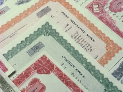 Υποχωρούν οι τιμές των ελληνικών ομολόγων