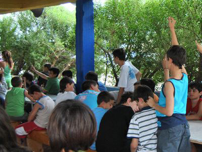 ΟΑΕΔ: Παρατείνεται η προθεσμία για τις παιδικές κατασκηνώσεις