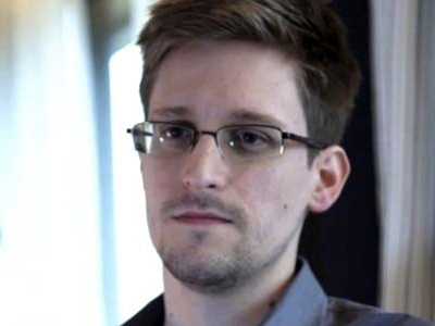 Οι ΗΠΑ ακύρωσαν το διαβατήριο του Σνόουντεν