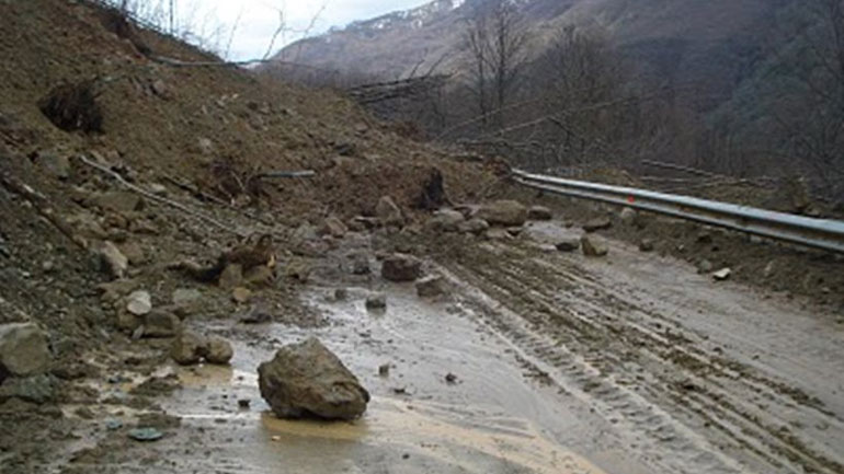 Κλειστό για δεύτερη μέρα τμήμα της Εγνατίας Οδού