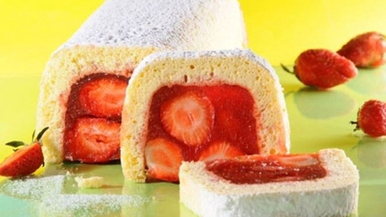 Η αποθέωση της φράουλας σε κέικ