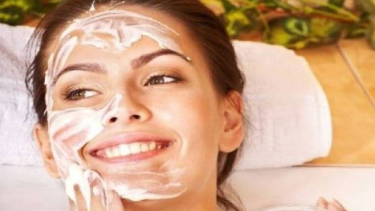 Express ενυδάτωση προσώπου με μάσκα από γιαούρτι