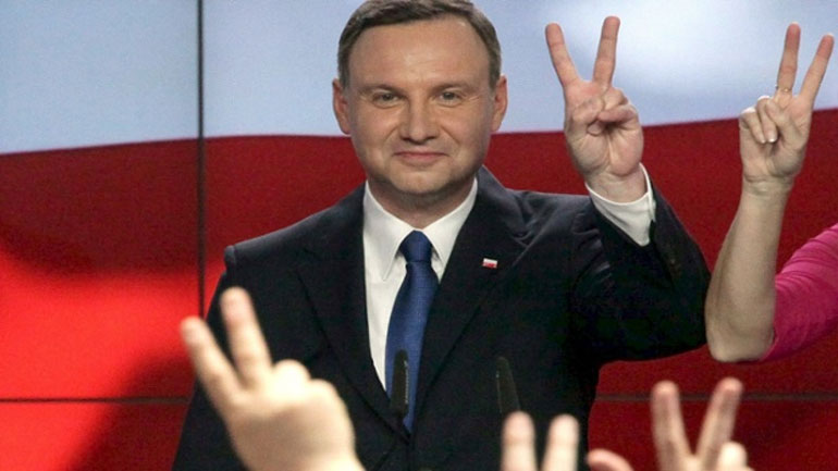 Πολωνία: Νικητής του α΄ γύρου των εκλογών ο Ντούντα