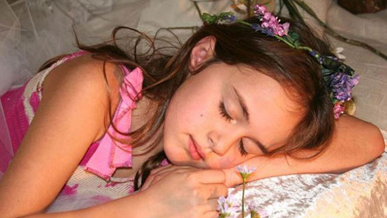 Πόσο πρέπει να κοιμάται το παιδί ανάλογα με την ηλικία του;