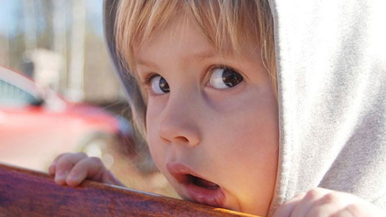 Βοηθήστε το ντροπαλό παιδί να γίνει πιο κοινωνικό