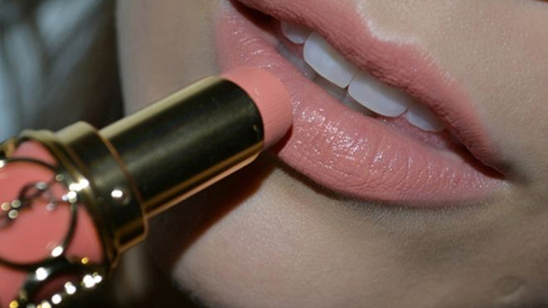 Tips για να εφαρμόσετε το κραγιόν στα χείλη χωρίς λάθη!