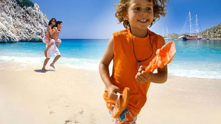 Συμβουλές για ανέμελες στιγμές στην παραλία με τα παιδιά