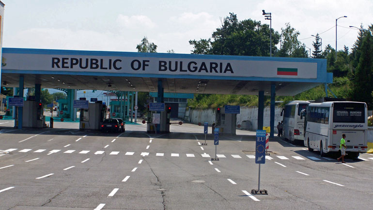 Βουλγαρία: Ενισχύει τις στρατιωτικές δυνάμεις στα σύνορα με την ΠΓΔΜ