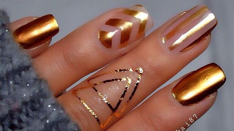 Metallic manicure: H μόδα προστάζει μεταλλικά νύχια