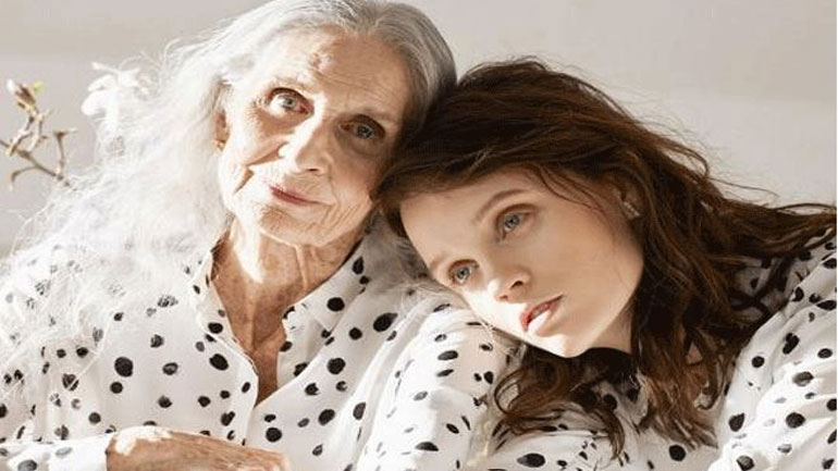 Η νέα καμπάνια της 86χρονης που ποζάρει και τρελαίνει τους fashionistes