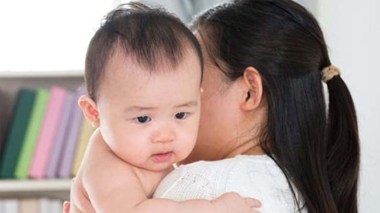 Tips για να σταματήσετε τον λόξιγκα στο μωράκι σας