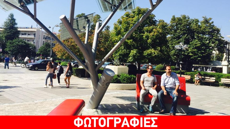 Φωτοβολταϊκό «δέντρο» στην κεντρική πλατεία των Τρικάλων