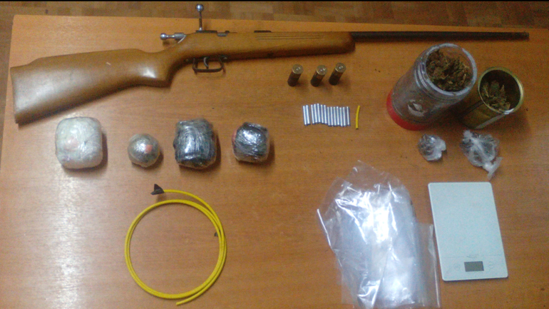 Κάλυμνος: Έκρυβε στο αγρόκτημα ναρκωτικά και εκρηκτικά