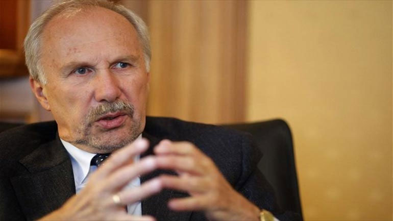 Νοβότνι: «Περισσότερο πολιτικό παρά οικονομικό το ζήτημα της Ελλάδας»