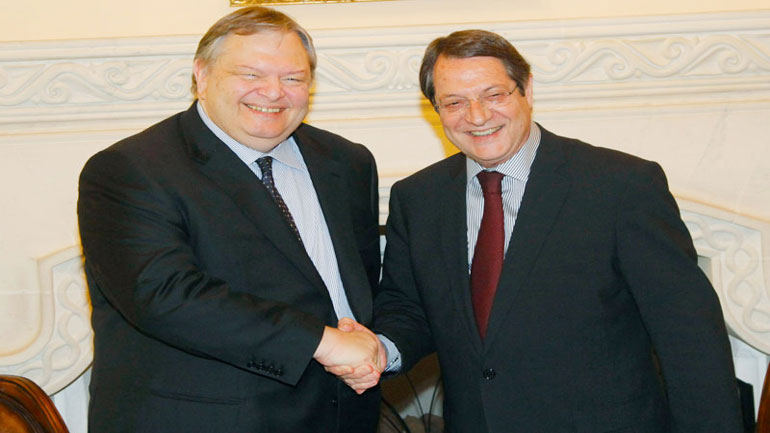 Στις 19.30 η συνάντηση Βενιζέλου – Αναστασιάδη