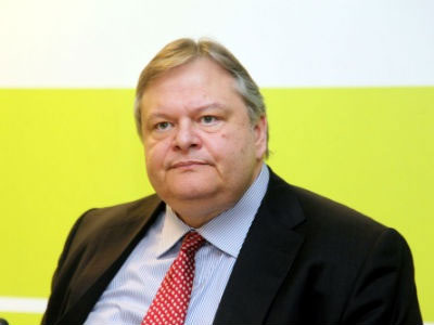 Βενιζέλος: «Υποχρέωσή μας να δώσουμε τόπο στη νέα γενιά»