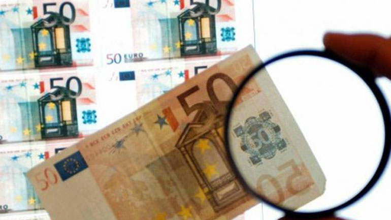 ΕΚΤ: Μειώθηκαν τα πλαστά χαρτονομίσματα το πρώτο εξάμηνο