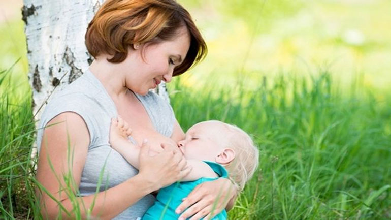 Φυσικές λύσεις που θα σας βοηθήσουν κατά τη διάρκεια του θηλασμού
