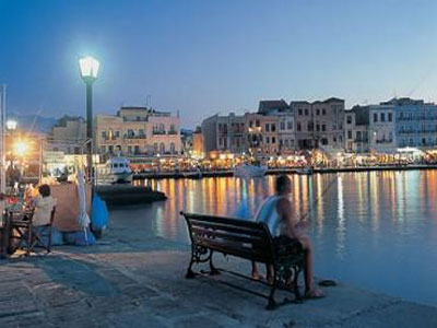 «Ψάρευε» πελάτες στο λιμάνι των Χανίων