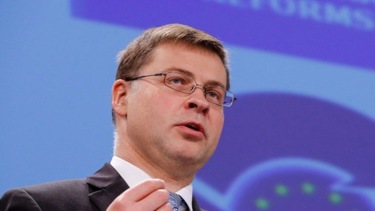 Ντομπρόβσκις: «Χρειάζεται πρόοδος στο ελληνικό πρόγραμμα διάσωσης»