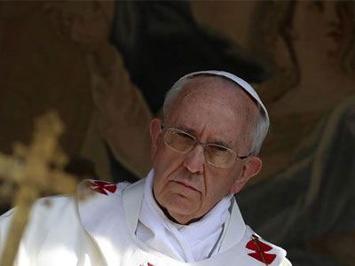 «Οι ιερείς να μη ζητούν χρήματα από τους πιστούς για την τέλεση μυστηρίων»