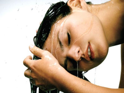 Γιατί η πετσέτα κάνει κακό στα μαλλιά;