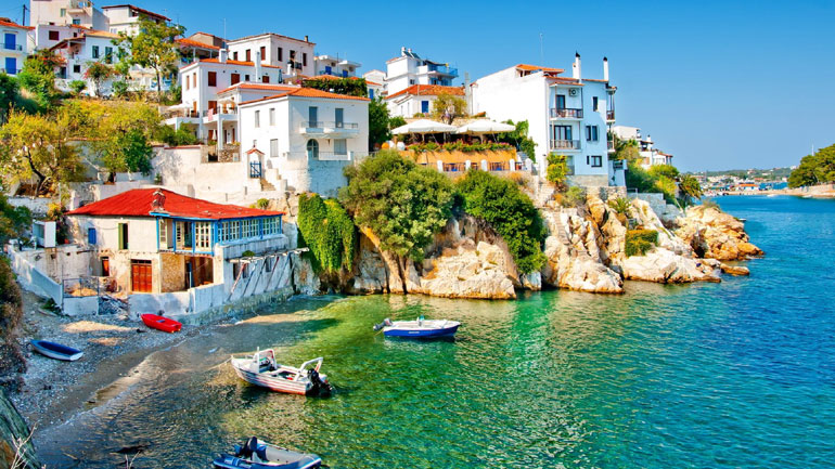 Αύξηση στις αφίξεις κρουαζιερόπλοιων και αεροσκαφών στις Β. Σποράδες