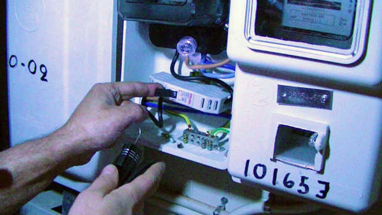 Εξαπατούσε ηλικιωμένους παριστάνοντας τον υπάλληλο της ΔΕΗ