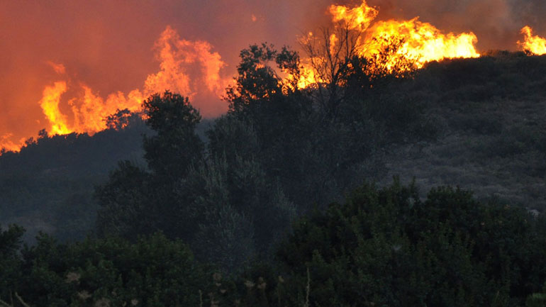 Υπό μερικό έλεγχο οι πυρκαγιές στην Ηλεία