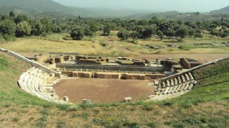 Αρχαία Μεσσήνη: Αναστηλώνεται η δυτική δωρική στοά της Αγοράς