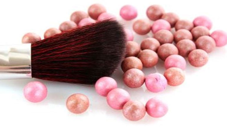 Ποια είναι η σωστή απόχρωση ρουζ που αναδεικνύει τα χαρακτηριστικά σας;