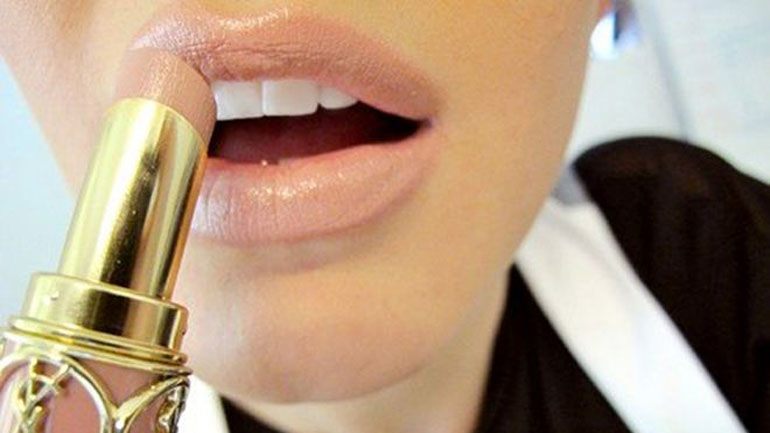 Έξυπνα tricks για ζουμερά χείλη!
