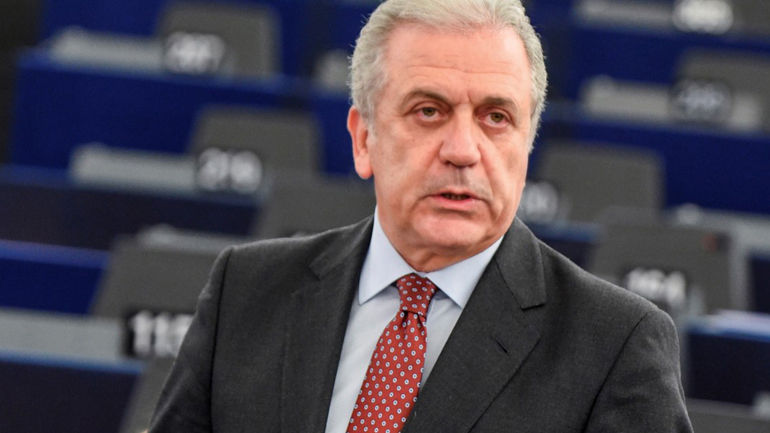 Επαφές Αβραμόπουλου στην Τουρκία για το προσφυγικό