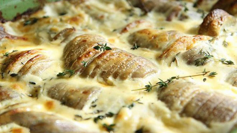 Πατάτες ψητές αλά καρμπονάρα