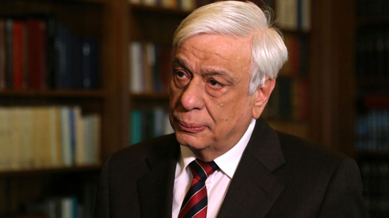 Γεύμα στους πολιτικούς αρχηγούς παραθέτει ο Παυλόπουλος