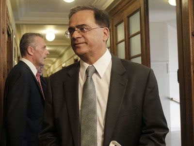 Τηλεδιάσκεψη Χαρδούβελη με την τρόικα το απόγευμα