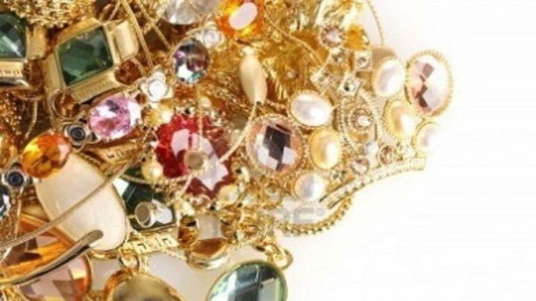 Ηράκλειο: Έκλεψε κοσμήματα αξίας 5.000 ευρώ