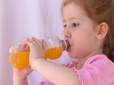 Νωρίτερα η εμμηνόρροια σε κορίτσια που πίνουν ποτά με ζάχαρη