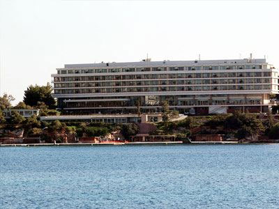 Υπεγράφη η σύμβαση για την πώληση του Αστέρα Βουλιαγμένης