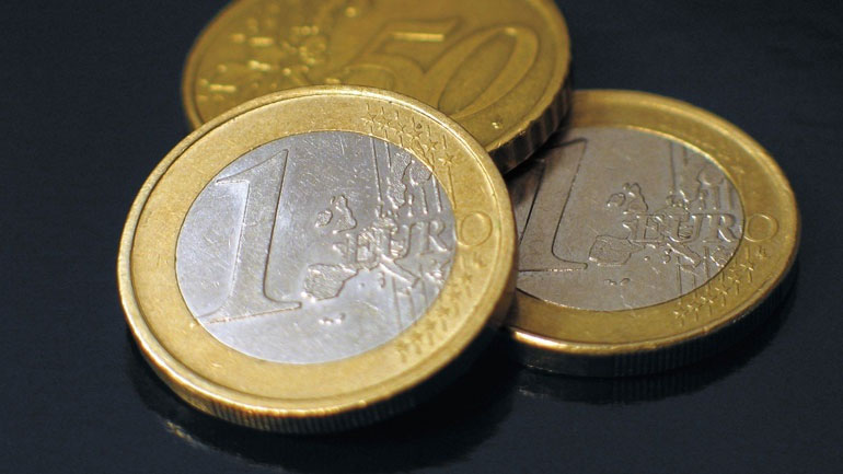 Άνοδο καταγράφει το ευρώ