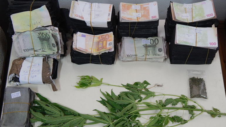 Συνελήφθη με 849 πλαστά χαρτονομίσματα αξίας 82.650 ευρώ!