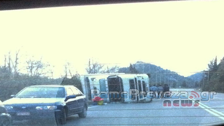 Ανατροπή νταλίκας στην Εθνική Οδό Πρέβεζας – Ηγουμενίτσας