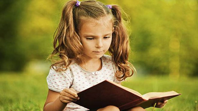 Για ποιους λόγους πρέπει να διαβάζετε κάθε μέρα παραμύθια στο παιδί σας